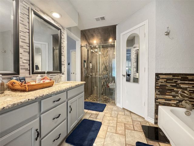 5216 Stagetrail Drive, Arlington, TX 76017