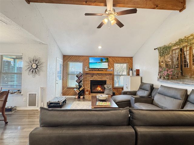 5216 Stagetrail Drive, Arlington, TX 76017