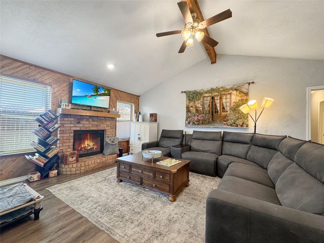 5216 Stagetrail Drive, Arlington, TX 76017