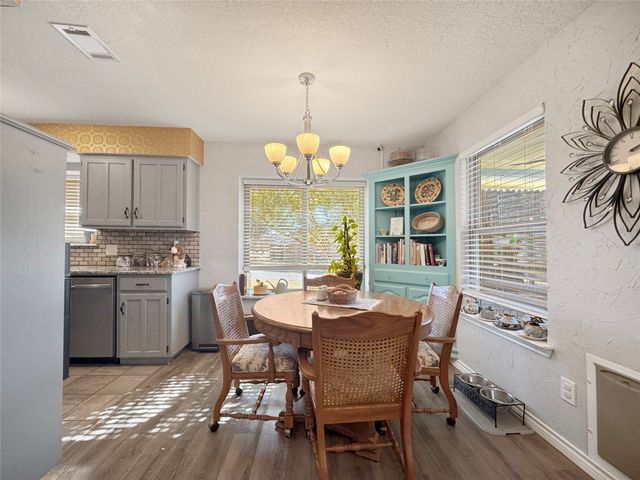 5216 Stagetrail Drive, Arlington, TX 76017