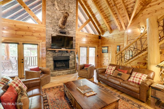 2154 Loafers Glory Way, Gatlinburg, TN 37738