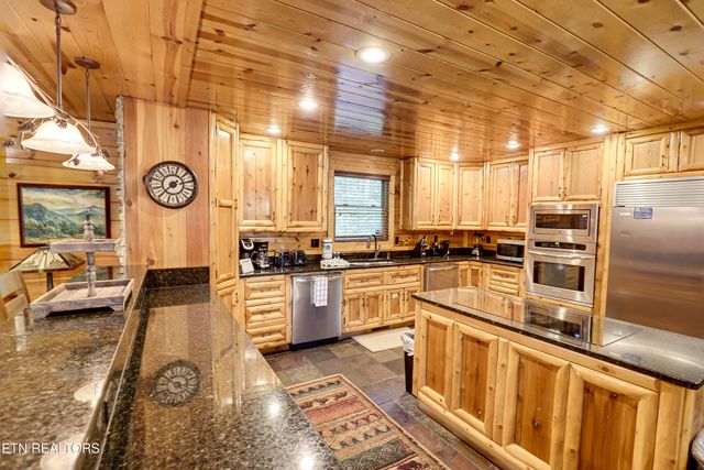 2154 Loafers Glory Way, Gatlinburg, TN 37738