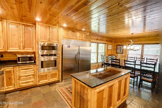 2154 Loafers Glory Way, Gatlinburg, TN 37738