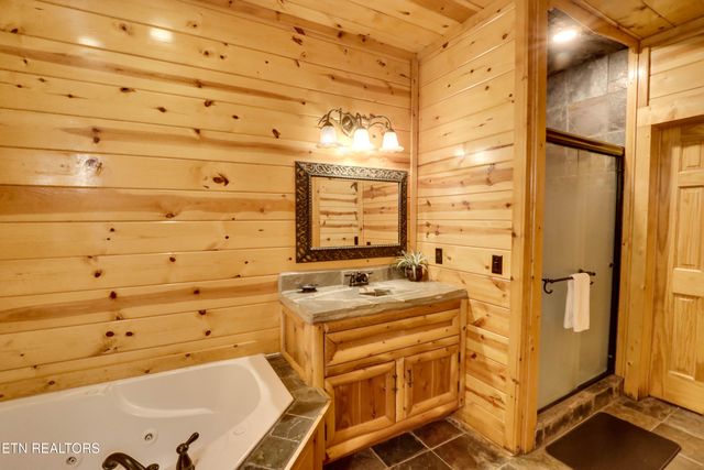 2154 Loafers Glory Way, Gatlinburg, TN 37738