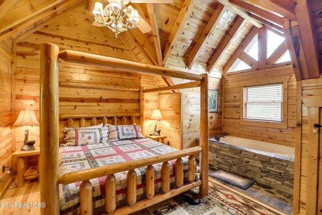 2154 Loafers Glory Way, Gatlinburg, TN 37738