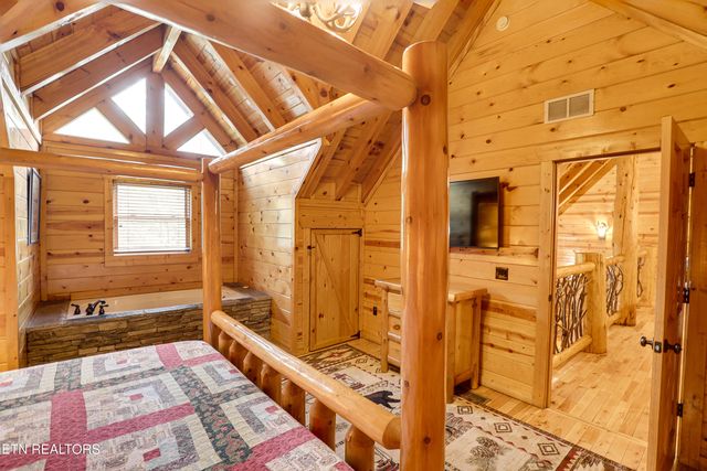 2154 Loafers Glory Way, Gatlinburg, TN 37738
