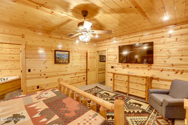 2154 Loafers Glory Way, Gatlinburg, TN 37738