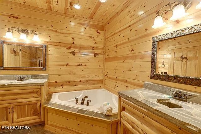 2154 Loafers Glory Way, Gatlinburg, TN 37738