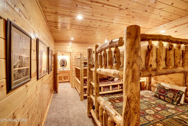 2154 Loafers Glory Way, Gatlinburg, TN 37738