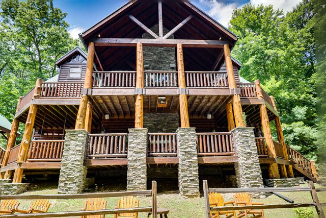 2154 Loafers Glory Way, Gatlinburg, TN 37738