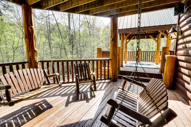 2154 Loafers Glory Way, Gatlinburg, TN 37738