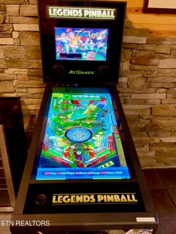 2154 Loafers Glory Way, Gatlinburg, TN 37738