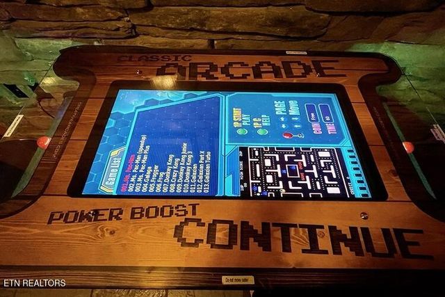 2154 Loafers Glory Way, Gatlinburg, TN 37738