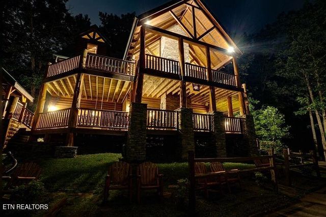 2154 Loafers Glory Way, Gatlinburg, TN 37738
