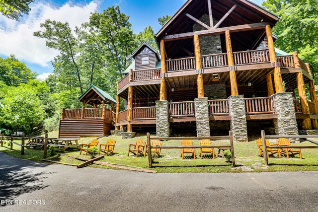 2154 Loafers Glory Way, Gatlinburg, TN 37738