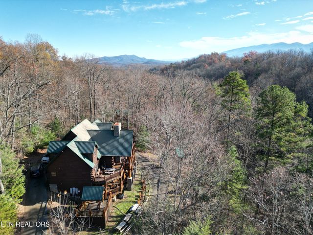 2154 Loafers Glory Way, Gatlinburg, TN 37738