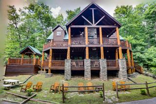 2154 Loafers Glory Way, Gatlinburg, TN 37738