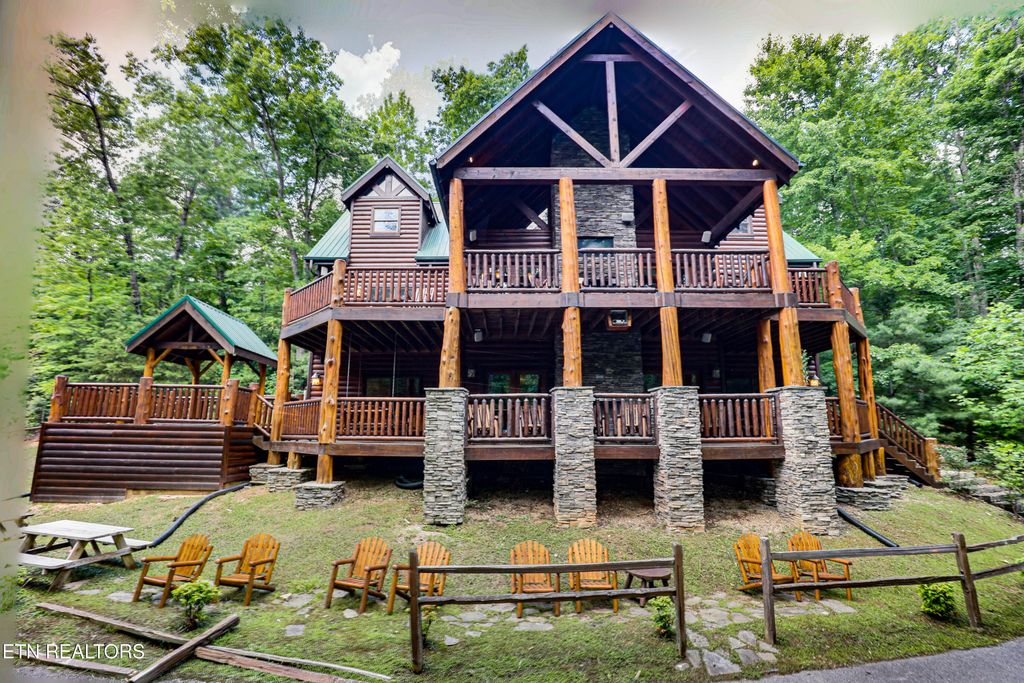 2154 Loafers Glory Way, Gatlinburg, TN 37738