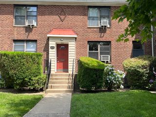 191-09 39 Avenue 164, Flushing, NY 11358