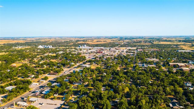 500 W 6th ST, Taylor, TX 76574