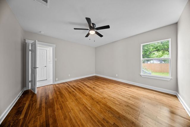 1001 W Lampasas Street, Ennis, TX 75119
