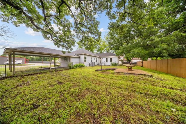 1001 W Lampasas Street, Ennis, TX 75119