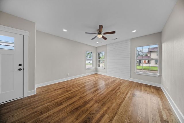 1001 W Lampasas Street, Ennis, TX 75119
