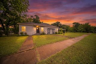 1001 W Lampasas Street, Ennis, TX 75119