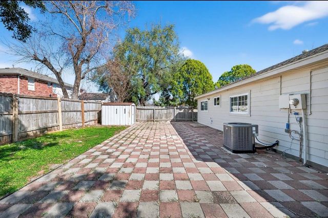 7230 Cabrina Lane, Houston, TX 77083