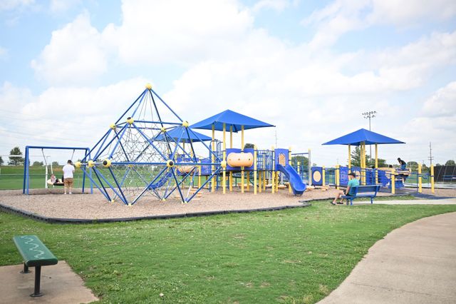 809 Amanda Dr, Clarksville, TN 37042