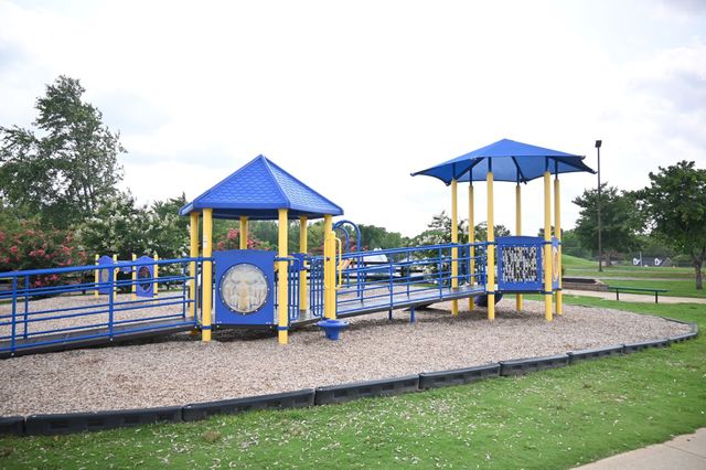 809 Amanda Dr, Clarksville, TN 37042