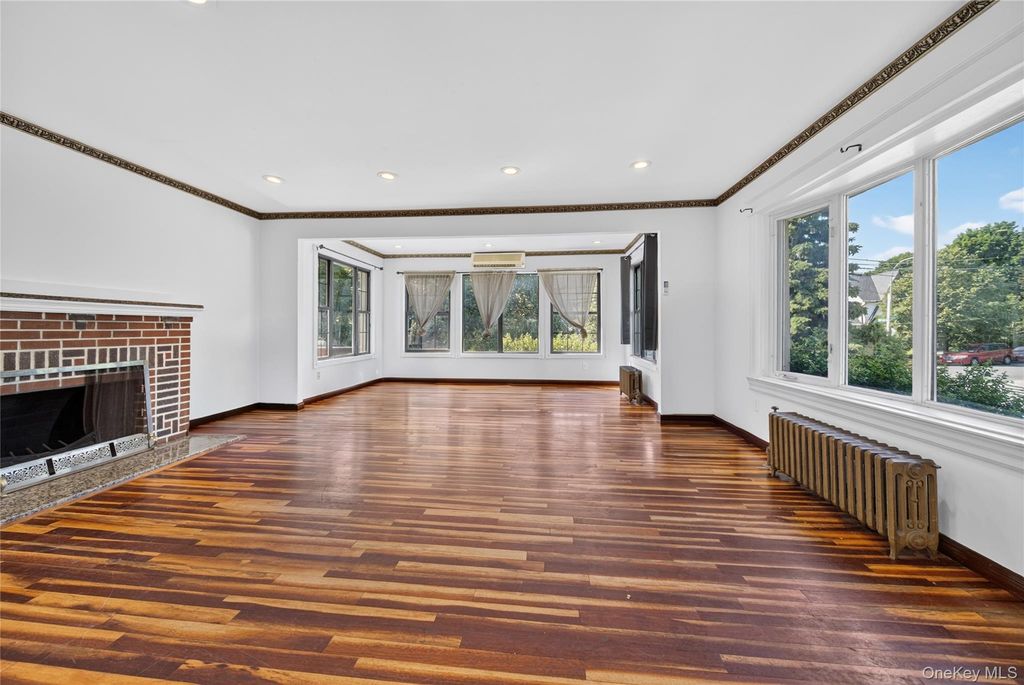8433 Wareham Place, Jamaica, NY 11432 — photo 5