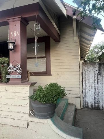 586 W Center Street, Pomona, CA 91768