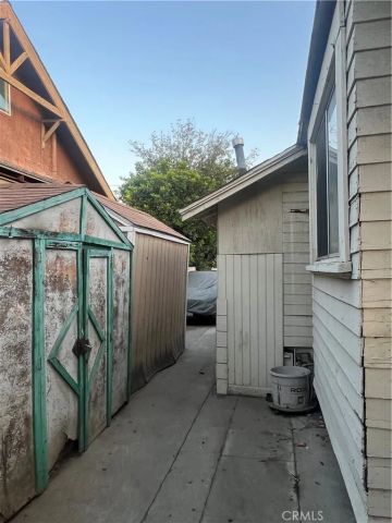 586 W Center Street, Pomona, CA 91768