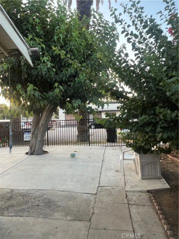 586 W Center Street, Pomona, CA 91768
