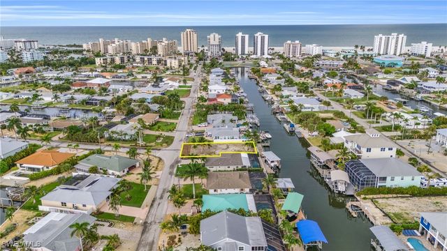 231 Albatross ST, Fort Myers Beach, FL 33931