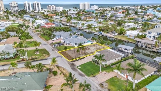 231 Albatross ST, Fort Myers Beach, FL 33931