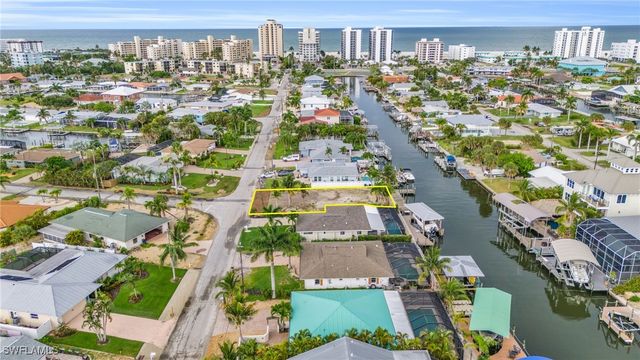 231 Albatross ST, Fort Myers Beach, FL 33931