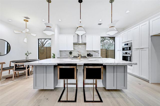 1802 Romeria DR, Austin, TX 78757