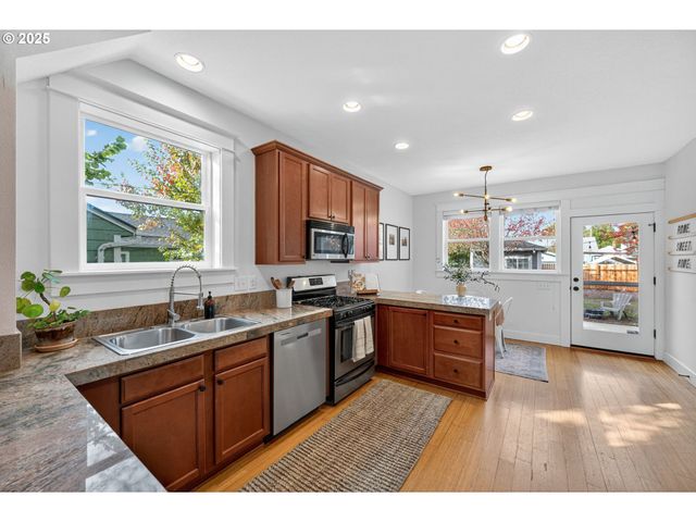 5607 Se 60TH Ave, Portland, OR 97206
