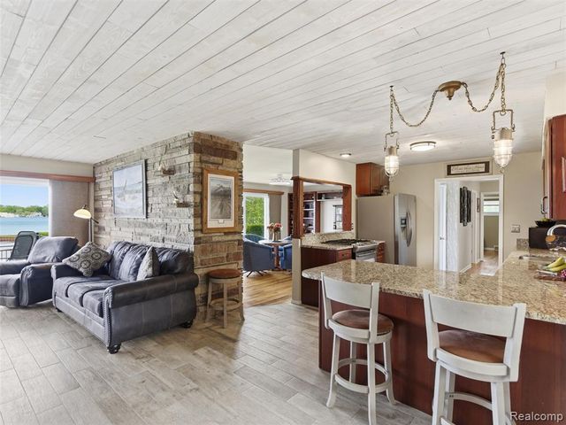 12099 Torrey Road, Fenton, MI 48430