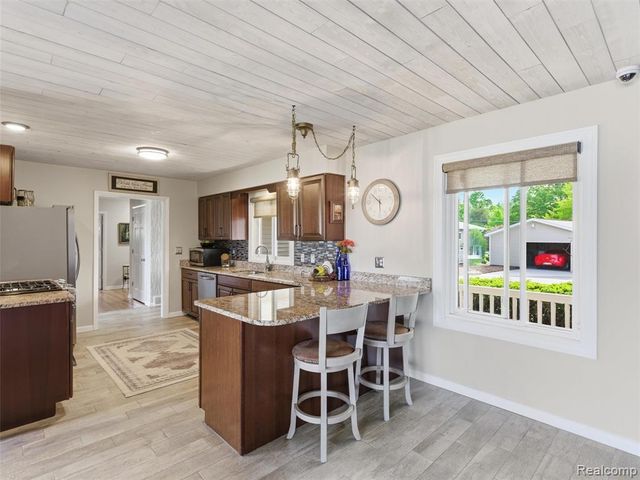 12099 Torrey Road, Fenton, MI 48430