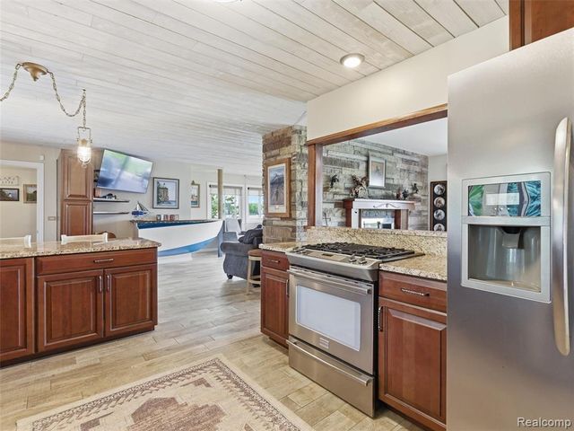 12099 Torrey Road, Fenton, MI 48430
