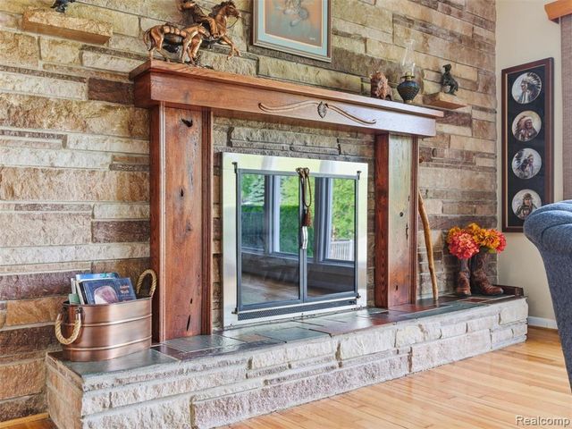 12099 Torrey Road, Fenton, MI 48430