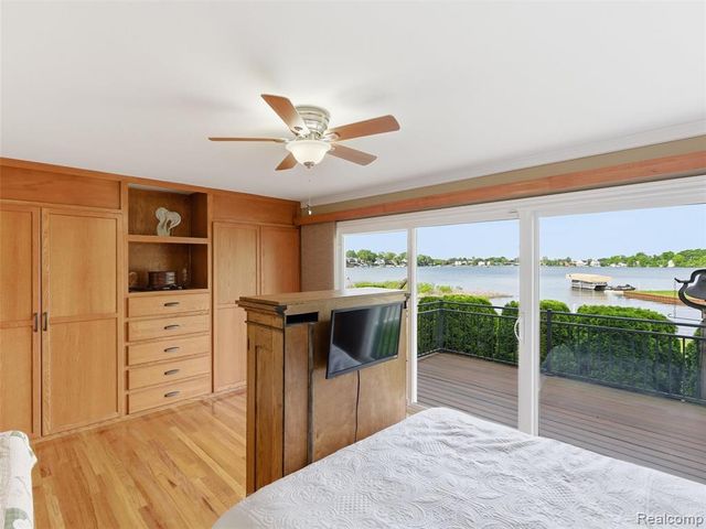 12099 Torrey Road, Fenton, MI 48430