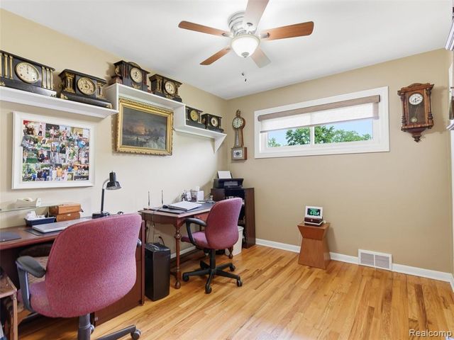12099 Torrey Road, Fenton, MI 48430