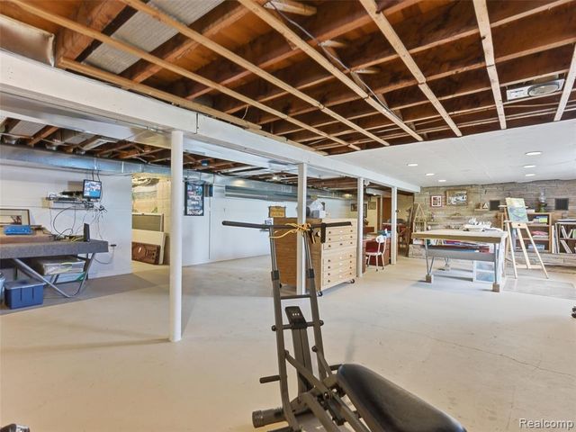 12099 Torrey Road, Fenton, MI 48430