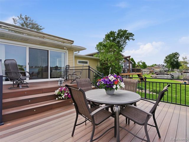 12099 Torrey Road, Fenton, MI 48430