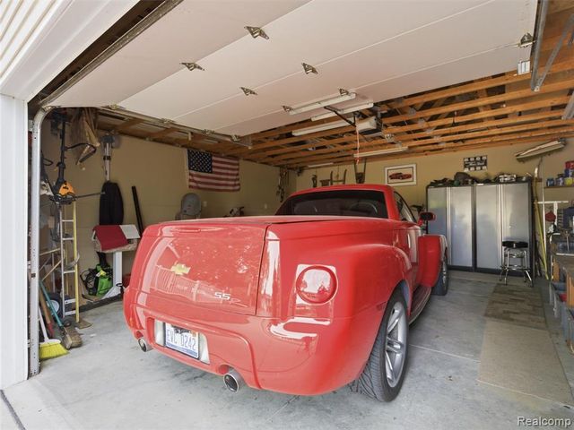 12099 Torrey Road, Fenton, MI 48430