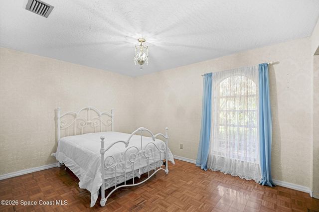 620 W Pine Road, Melbourne, FL 32904